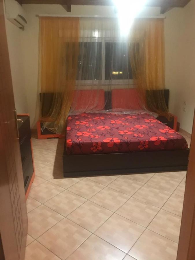 Lovely 2 Bedroom Apartment Tiranë Ngoại thất bức ảnh
