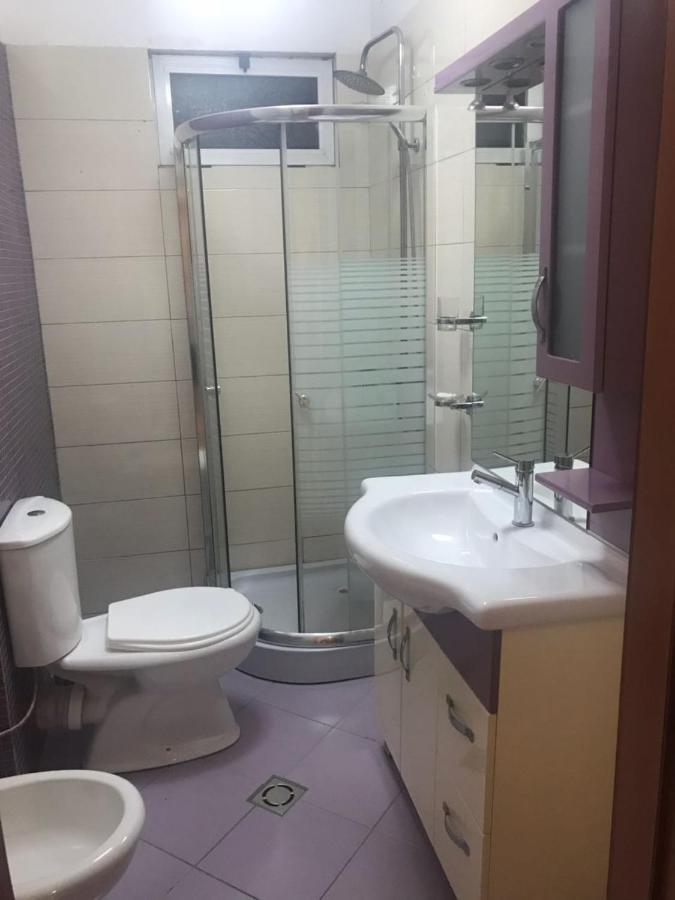 Lovely 2 Bedroom Apartment Tiranë Ngoại thất bức ảnh