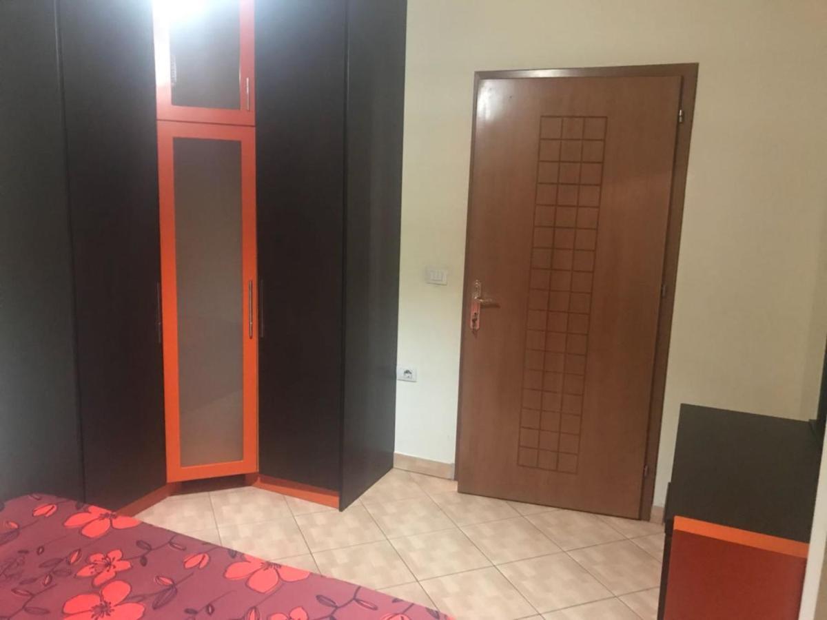 Lovely 2 Bedroom Apartment Tiranë Ngoại thất bức ảnh