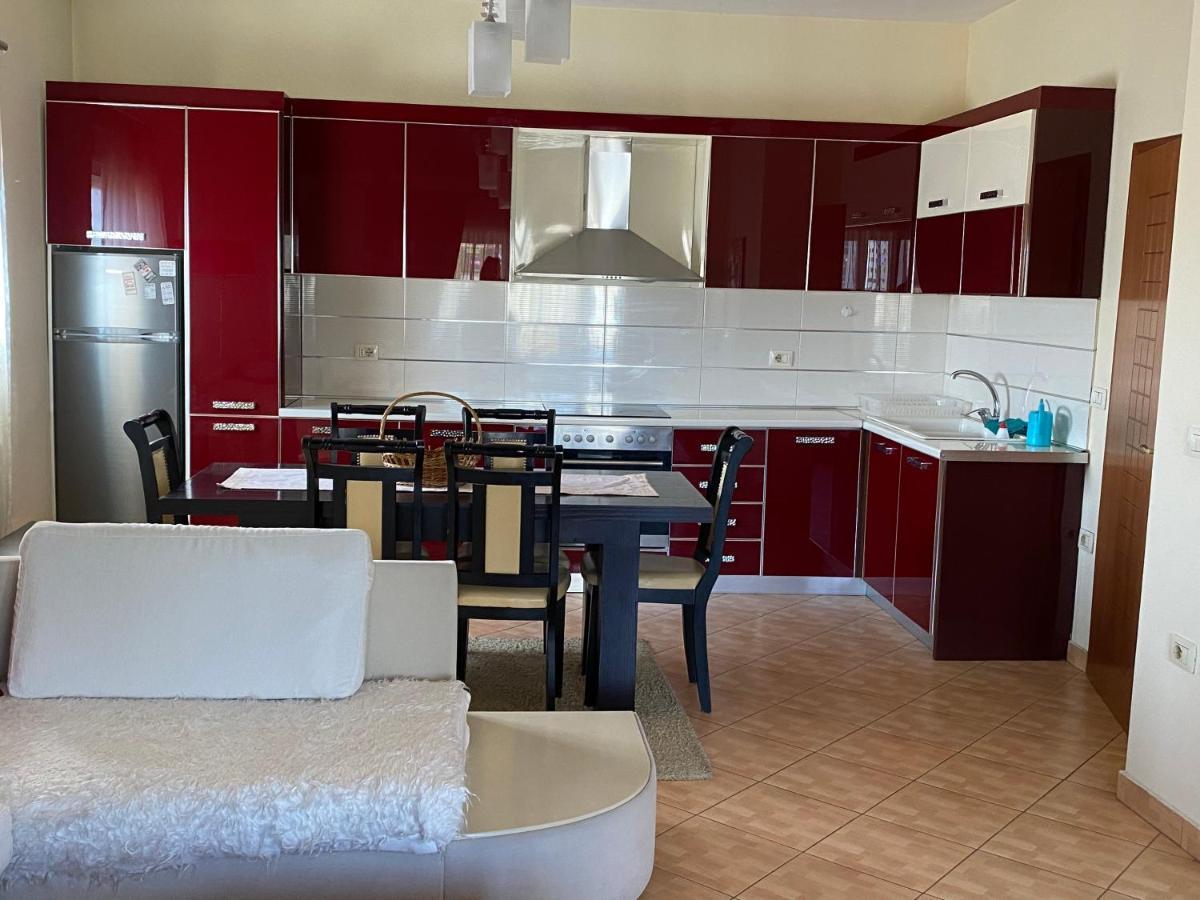 Lovely 2 Bedroom Apartment Tiranë Ngoại thất bức ảnh
