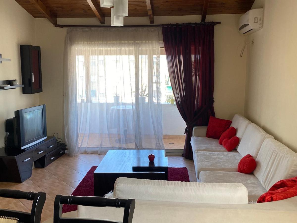 Lovely 2 Bedroom Apartment Tiranë Ngoại thất bức ảnh